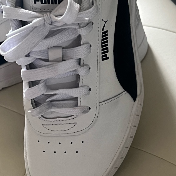 Puma White and Black Classic Sneakers with Leather Finish - Picture 6 of 11